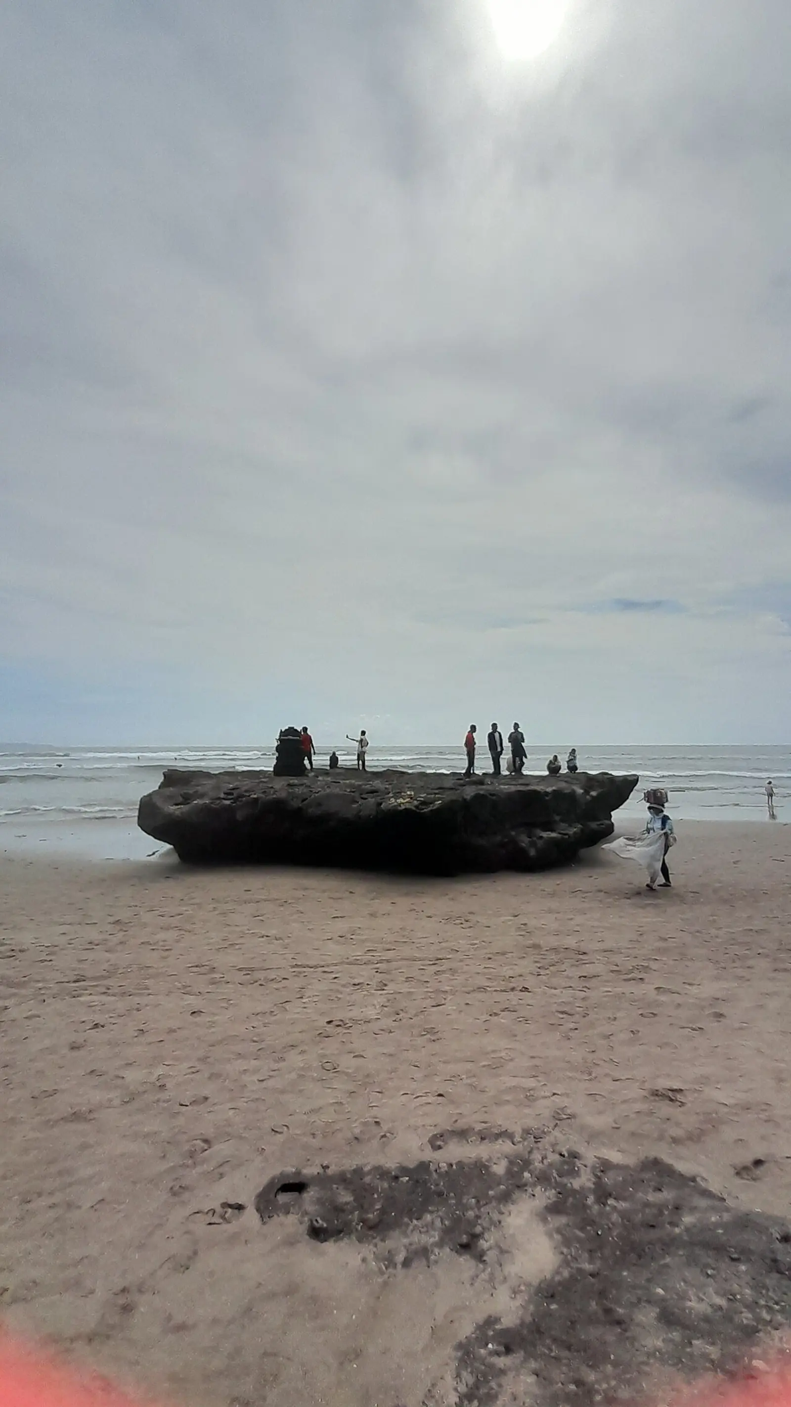 Batu Bolong